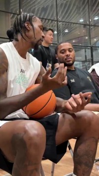 NBA球员荣耀背后的故事：波普小拇指弯曲无法伸直 投篮时需要调整