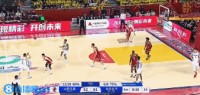 外线开炮！陈盈骏弧顶飙中三分 帮助球队保持两位数优势