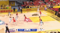 无敌了呀！陈盈骏趁热打铁 迎着赵岩昊干拔打板压哨三分再进！